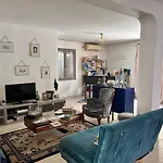 Appartement Avec Terrasse Proche Centre Ville D\'Arles